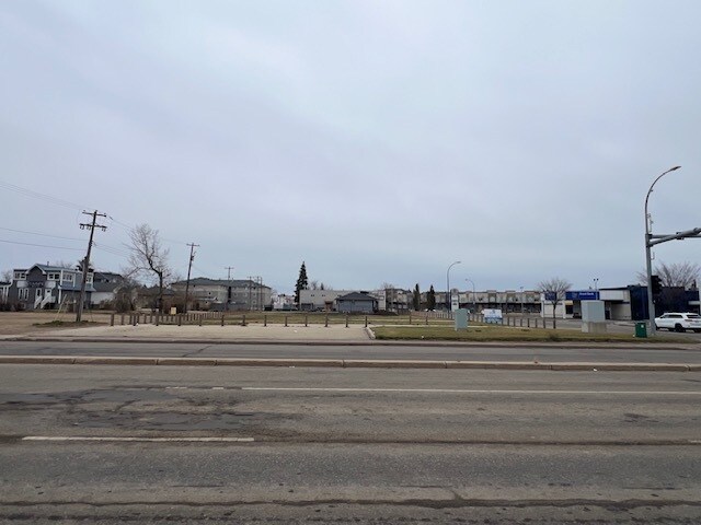 9722-9734 99 Av, Grande Prairie, AB à vendre - Photo de l’immeuble – Image 3 sur 3