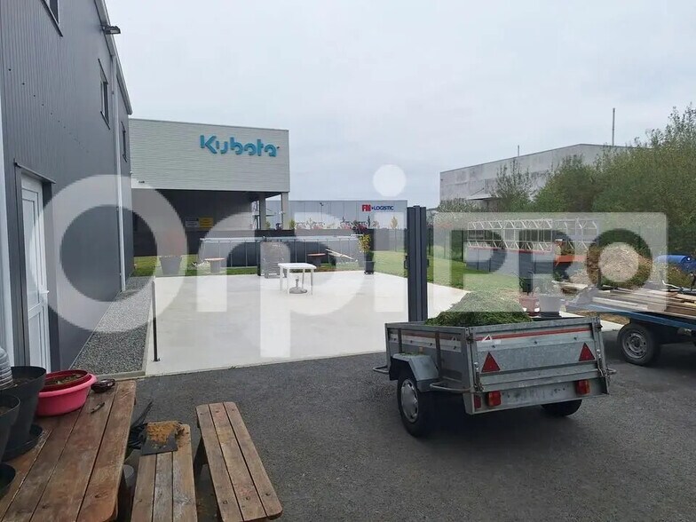 Local d'activités dans Crépy-en-Valois à vendre - Photo de l’immeuble – Image 1 sur 5