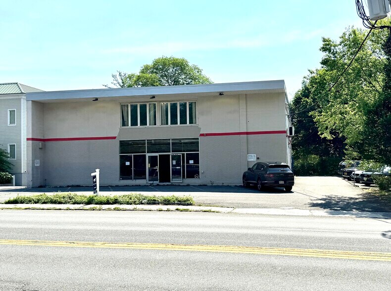 1395 Boston Post Rd, Larchmont, NY à vendre - Photo de l’immeuble – Image 1 sur 9