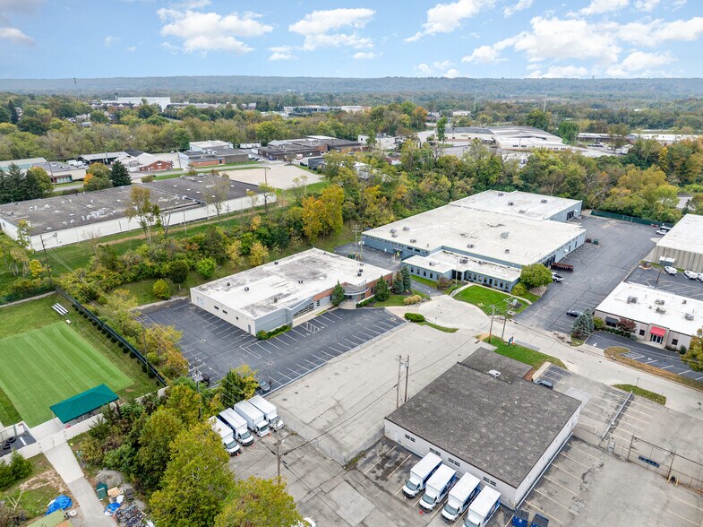 5546 Fair Ln, Fairfax, OH à louer - Photo de l’immeuble – Image 3 sur 36