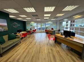 16-26 Red Lion Yard, Okehampton à louer Photo intérieure– Image 2 sur 3