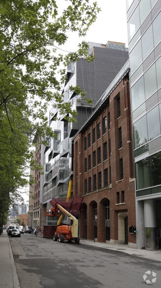 456-470 Rue De La Gauchetière O, Montréal, QC à louer - Photo de l’immeuble – Image 2 sur 2