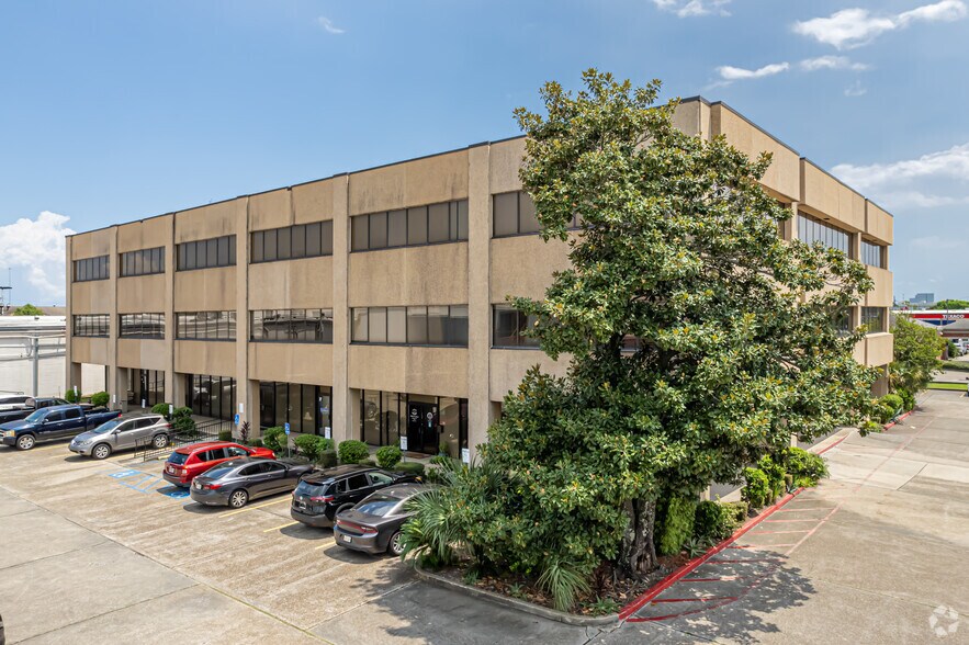 4621 W Napoleon Ave, Metairie, LA à louer - Photo de l’immeuble – Image 2 sur 7