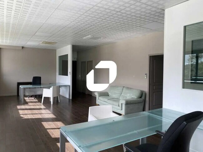 Plus de détails pour Bureau à louer
