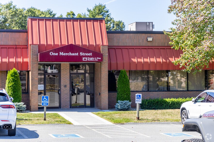 1 Merchant St, Sharon, MA à louer - Photo de l’immeuble – Image 3 sur 4