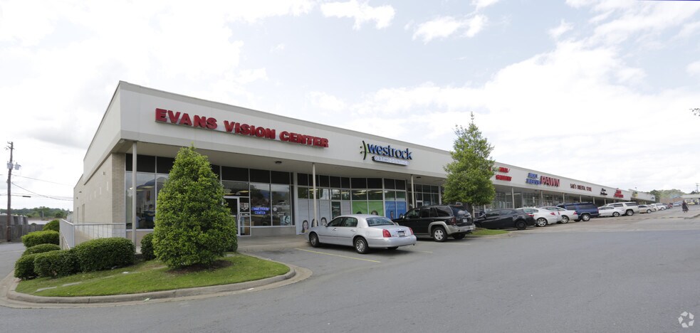 3500 S University Ave, Little Rock, AR à louer - Photo de l’immeuble – Image 1 sur 1