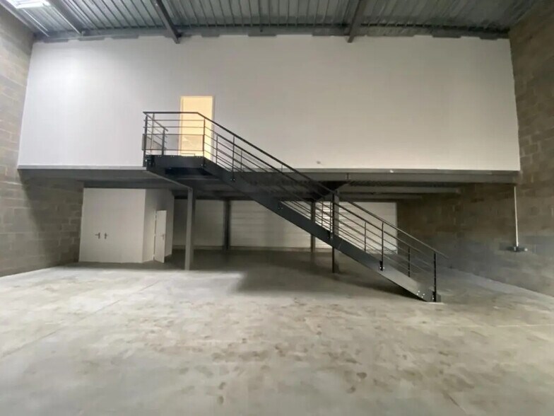 Local d’activités dans Mérignac à louer - Photo de l’immeuble – Image 2 sur 12