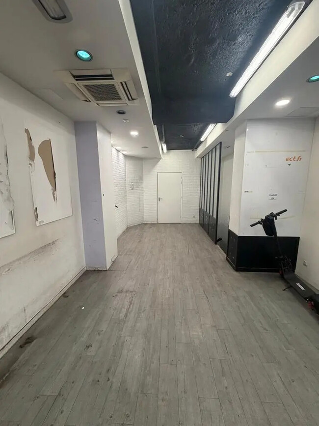 Plus de détails pour Local commercial à louer