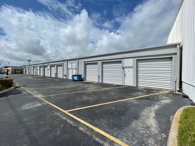 2701 NE 4th Ave, Pompano Beach, FL à louer - Photo de l’immeuble – Image 3 sur 8