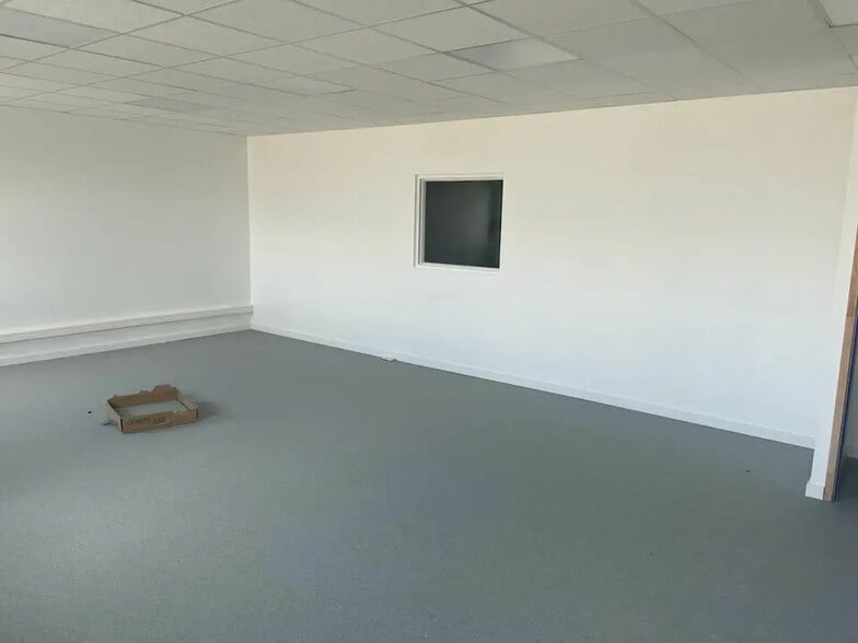 Local d’activités dans Mions à louer - Photo intérieure – Image 3 sur 10