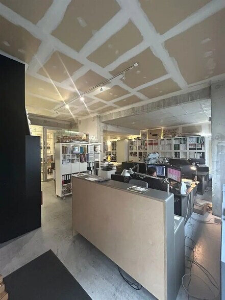 Local commercial dans Paris à louer - Photo intérieure – Image 3 sur 4
