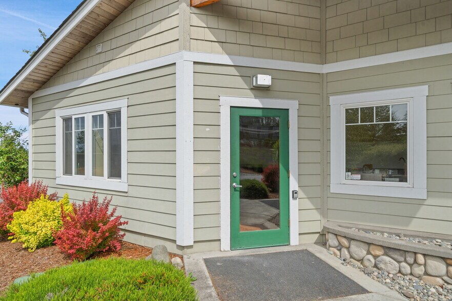 261043 101 Hwy, Sequim, WA à louer - Photo de l’immeuble – Image 2 sur 24