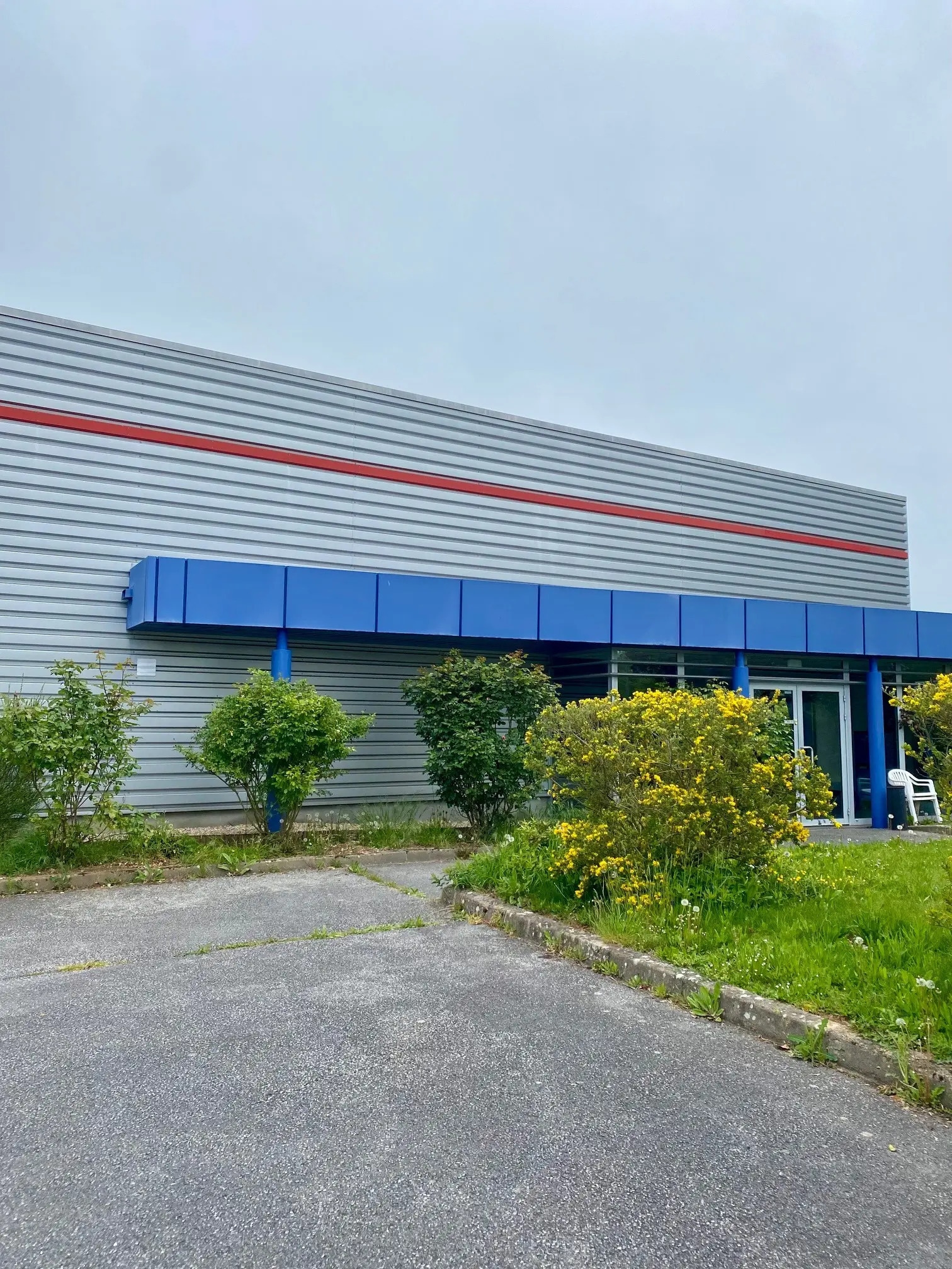 Industriel/Logistique dans Houdan à louer Photo de l’immeuble– Image 1 sur 9