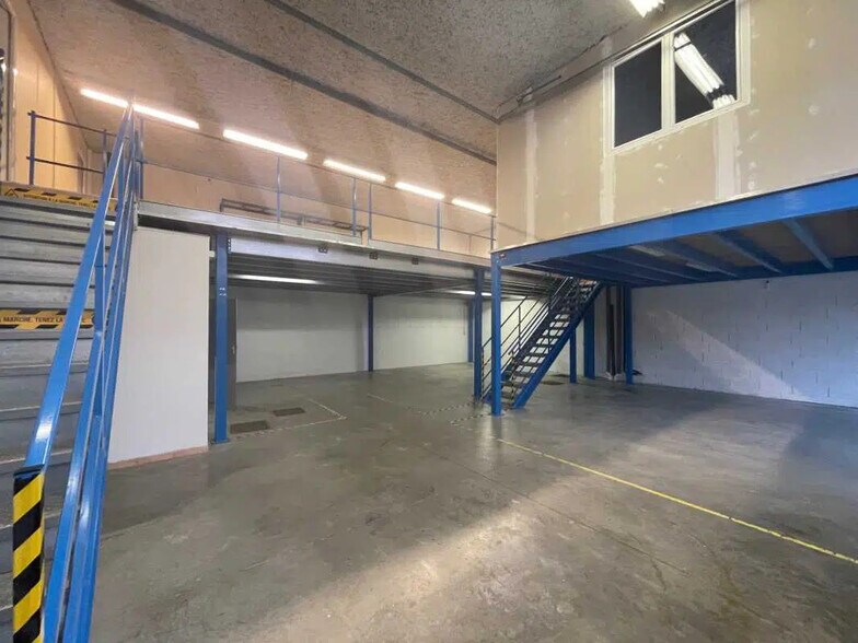 Local d’activités dans Brignais à louer - Photo de l’immeuble – Image 2 sur 6