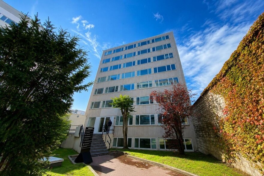 171 Avenue Charles De Gaulle, Neuilly-sur-Seine à louer - Photo de l’immeuble – Image 2 sur 5