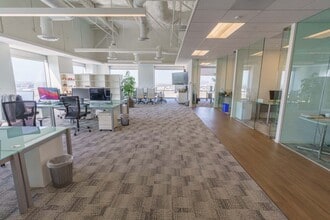 4695 MacArthur Ct, Newport Beach, CA à louer Photo intérieure– Image 2 sur 5