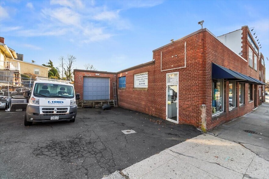 313 Halstead Ave, Mamaroneck, NY à louer - Photo de l’immeuble – Image 3 sur 6