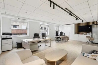 13 Bis Rue De L'Abreuvoir, Courbevoie à louer Photo intérieure– Image 2 sur 11