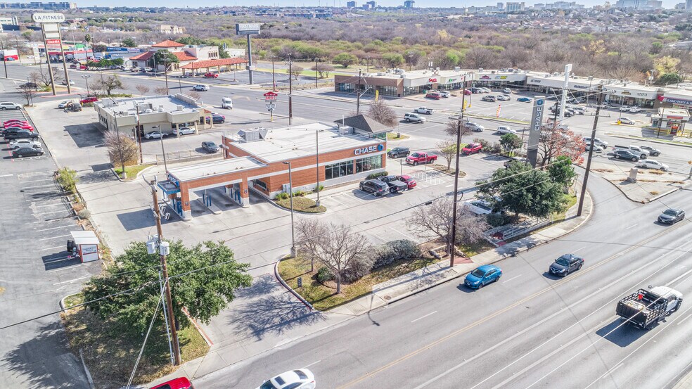 5801 Babcock Rd, San Antonio, TX à louer - Photo de l’immeuble – Image 3 sur 14