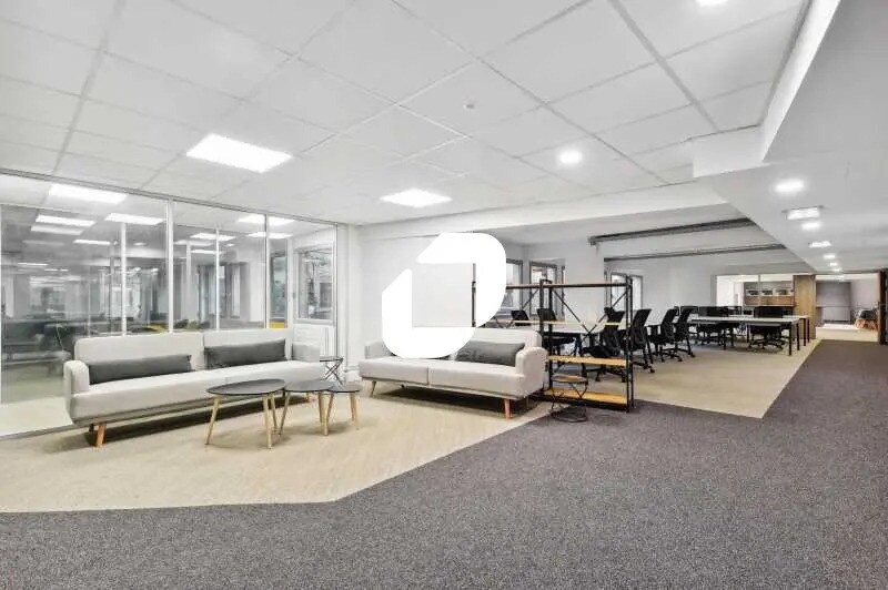 32-32 Boulevard De Picpus, Paris à louer - Photo de l’immeuble – Image 1 sur 11