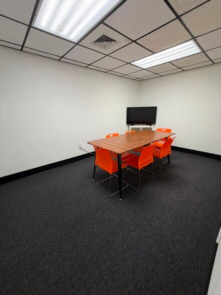 2115 N 22nd St, Tampa, FL à louer - Photo de l’immeuble – Image 3 sur 11
