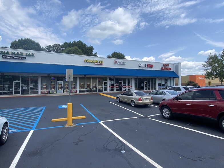 697 Davis Rd, Stockbridge, GA à louer - Photo de l’immeuble – Image 3 sur 25