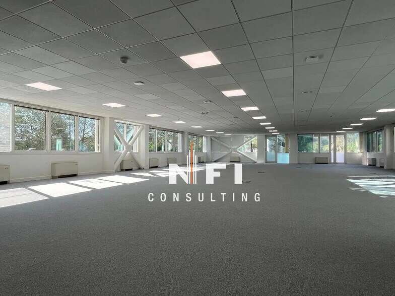 Bureau dans Valbonne à louer - Photo de l’immeuble – Image 3 sur 13