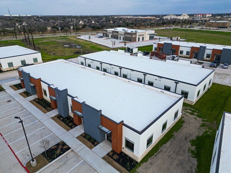 5151 Meadow Ranch Pky, Richmond, TX à louer - Photo de l’immeuble – Image 3 sur 29