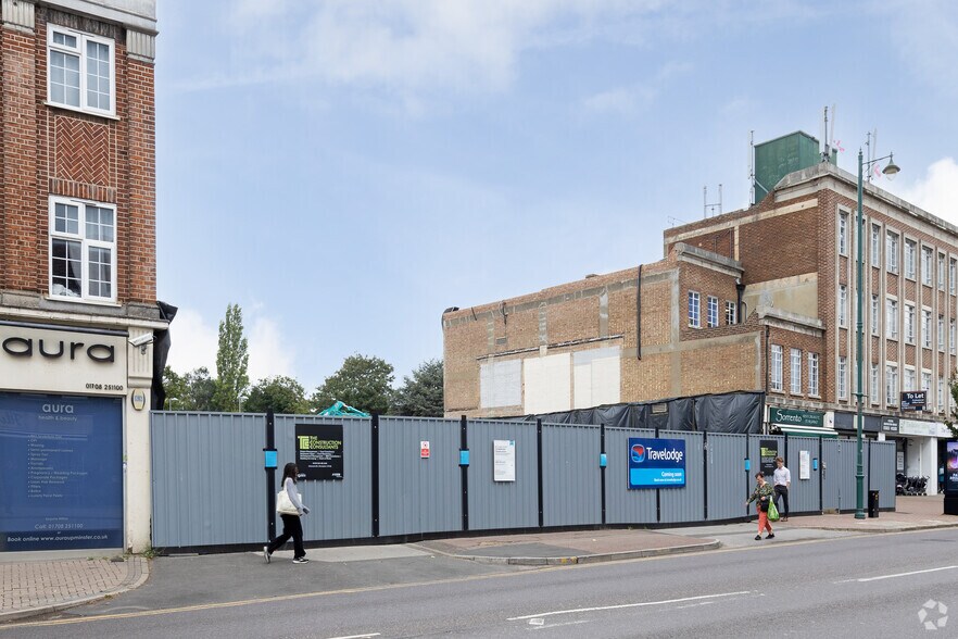 11 Station Rd, Upminster à louer - Photo de l’immeuble – Image 3 sur 9