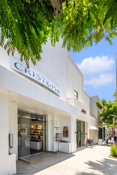 348 N Beverly Dr, Beverly Hills, CA à louer - Photo de l’immeuble – Image 3 sur 4