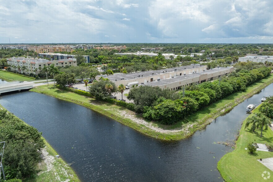 2433-2463 Quantum Blvd, Boynton Beach, FL à louer - Photo de l’immeuble – Image 2 sur 11