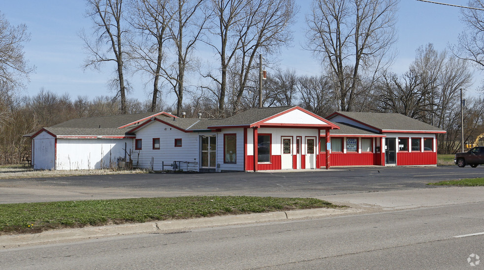 701 W Highway 212, Montevideo, MN à louer - Photo de l’immeuble – Image 3 sur 4