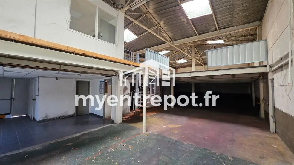 Local d’activités dans Marseille à louer - Photo de l’immeuble – Image 2 sur 7