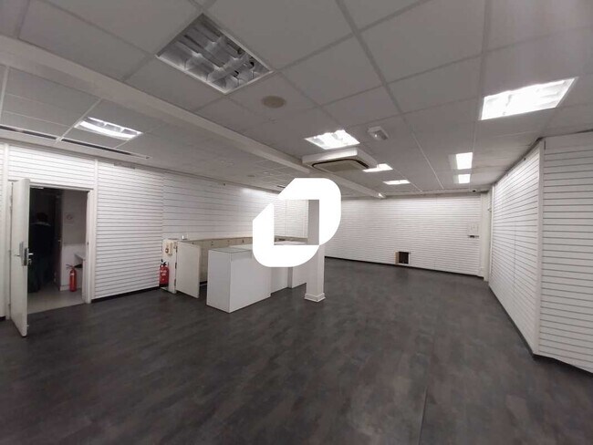 Plus de détails pour Local commercial à vendre