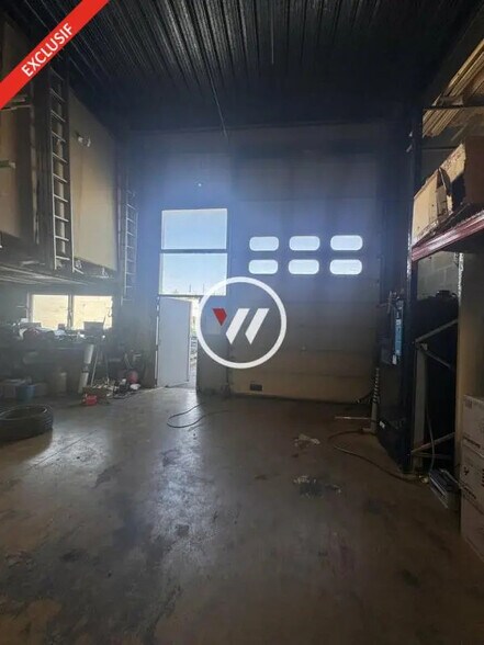 Local d'activités dans Tremblay-en-France à vendre - Photo de l’immeuble – Image 3 sur 9