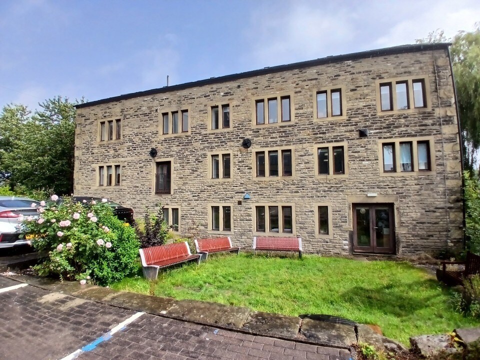 Wakefield Rd, Huddersfield à louer Photo principale– Image 1 sur 15