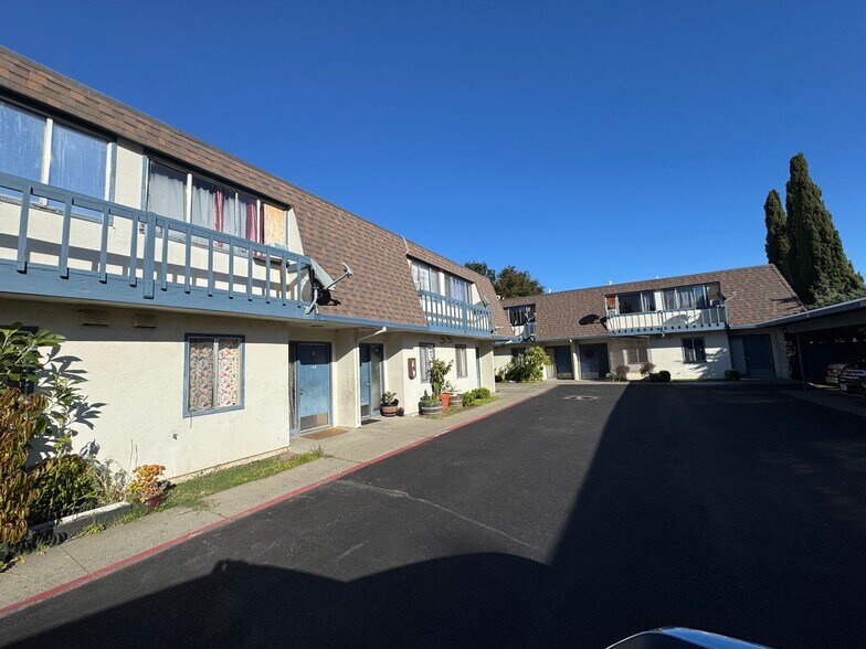 754-798 S Freeway Dr, Napa, CA à vendre - Photo de l’immeuble – Image 1 sur 3