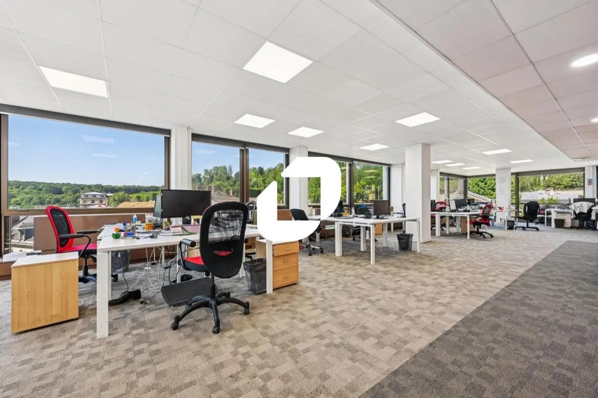 Bureau dans Saint-Cloud à vendre Photo intérieure– Image 1 sur 19