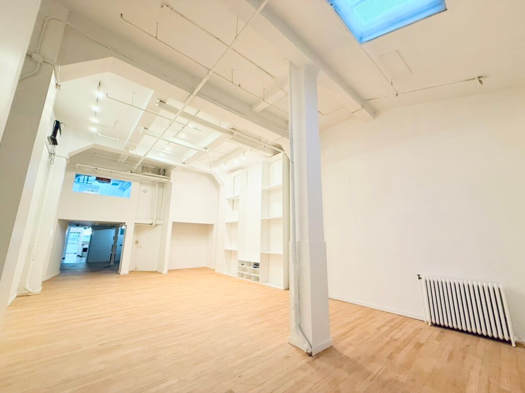 348 W 36th St, New York, NY à louer Photo principale– Image 1 sur 18