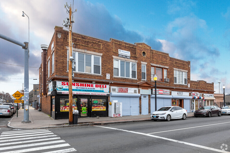 1294 Stratford Ave, Bridgeport, CT à louer - Photo de l’immeuble – Image 1 sur 4
