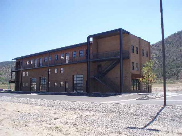 820 Megan Ave, Rifle, CO à louer - Photo de l’immeuble – Image 2 sur 4