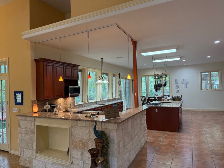 1684 Rocky Riv, Canyon Lake, TX à vendre - Photo de l’immeuble – Image 3 sur 27