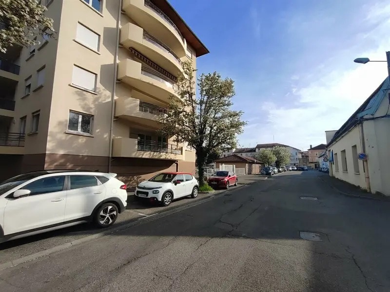 Bureau dans Bourgoin-Jallieu à vendre Photo de l’immeuble– Image 1 sur 13