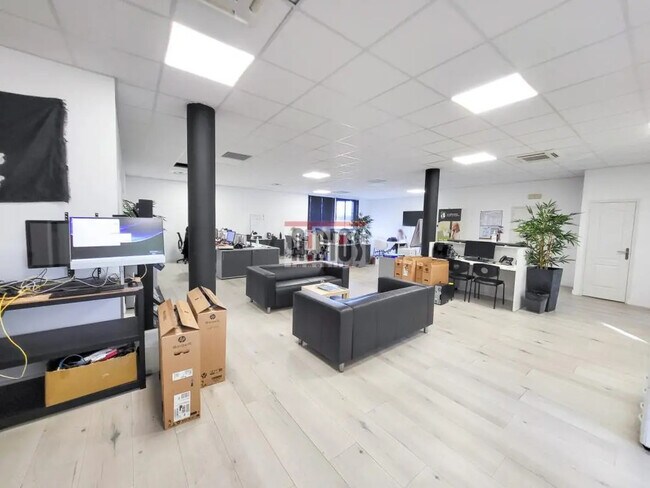 Plus de détails pour Bureau à vendre