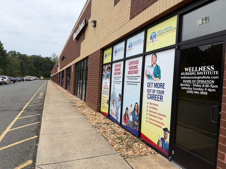 3619 Richmond Hwy, Stafford, VA à louer - Photo de l’immeuble – Image 2 sur 13