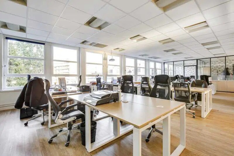 122 Avenue Charles De Gaulle, Neuilly-sur-Seine à louer - Photo de l’immeuble – Image 3 sur 8