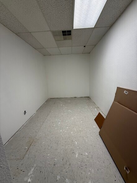 414 W Taylor St, Hobbs, NM à louer - Photo de l’immeuble – Image 3 sur 6