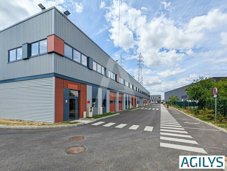 24 Avenue Paul Maintenant, Corbeil-Essonnes à louer - Photo de l’immeuble – Image 1 sur 12