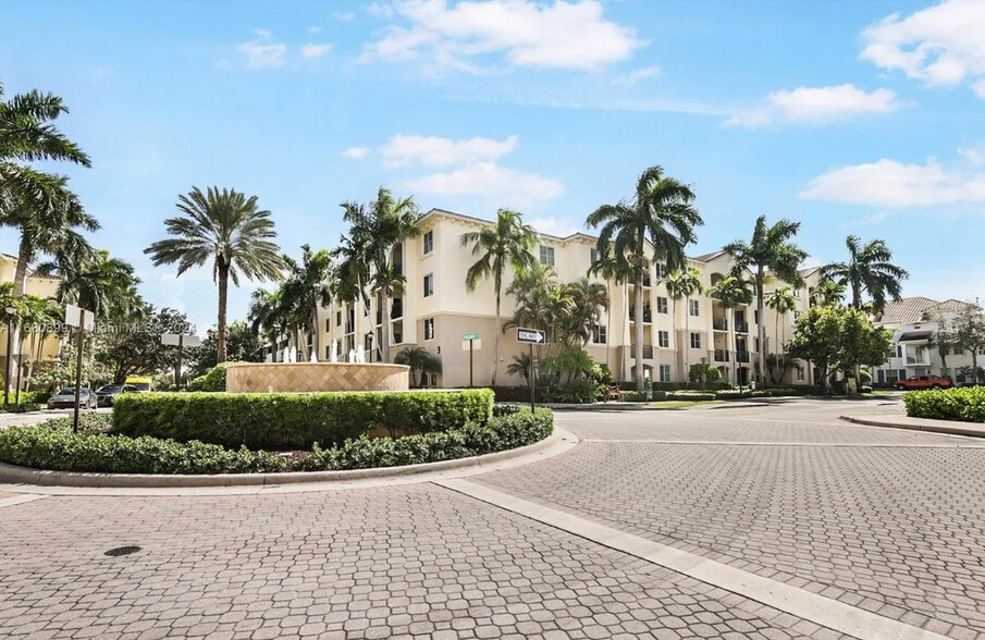 2416 Renaissance Way, Boynton Beach, FL à vendre - Photo principale – Image 1 sur 1