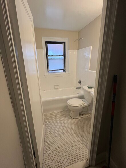 1941 Hertel Ave, Buffalo, NY à vendre - Photo de l’immeuble – Image 3 sur 5